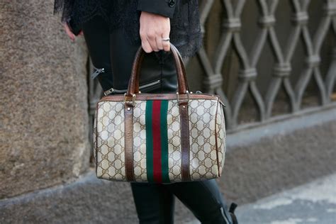 gucci bag spotting colors